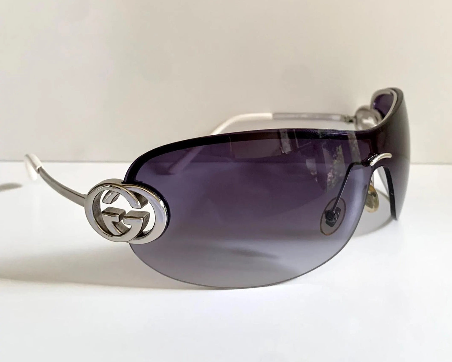 Gucci 90s vintage sunglasses - brown wrap frame with GG logos