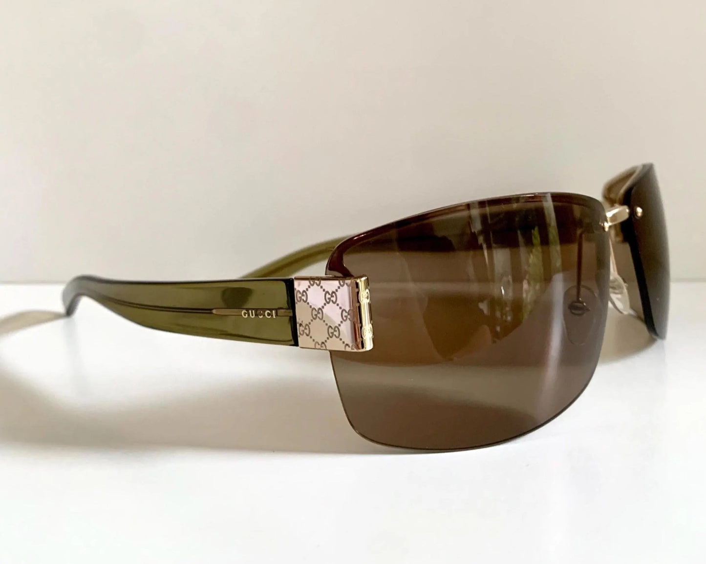 Gucci 00s vintage sunglasses - shield brown and green frame with Gucci logos