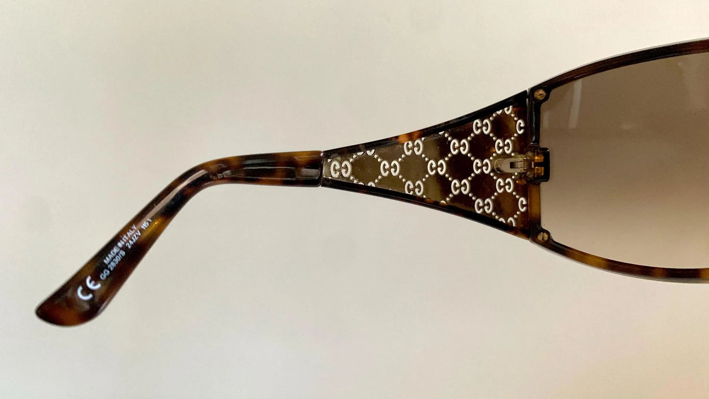 Gucci Vintage-Sonnenbrille aus den 90ern – brauner Wrap-Rahmen mit Strass-Horsebit-Logo