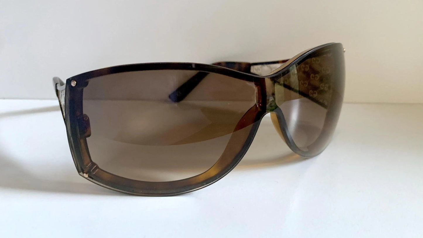 Gucci Vintage-Sonnenbrille aus den 90ern – brauner Wrap-Rahmen mit Strass-Horsebit-Logo