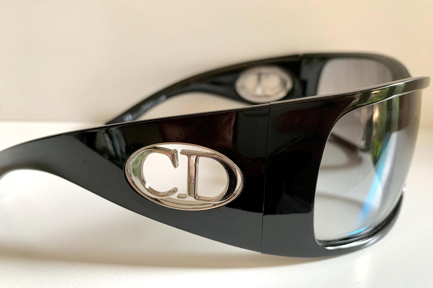 Christian Dior Vintage Sunglasses - Flavour 1 XL wrap frame