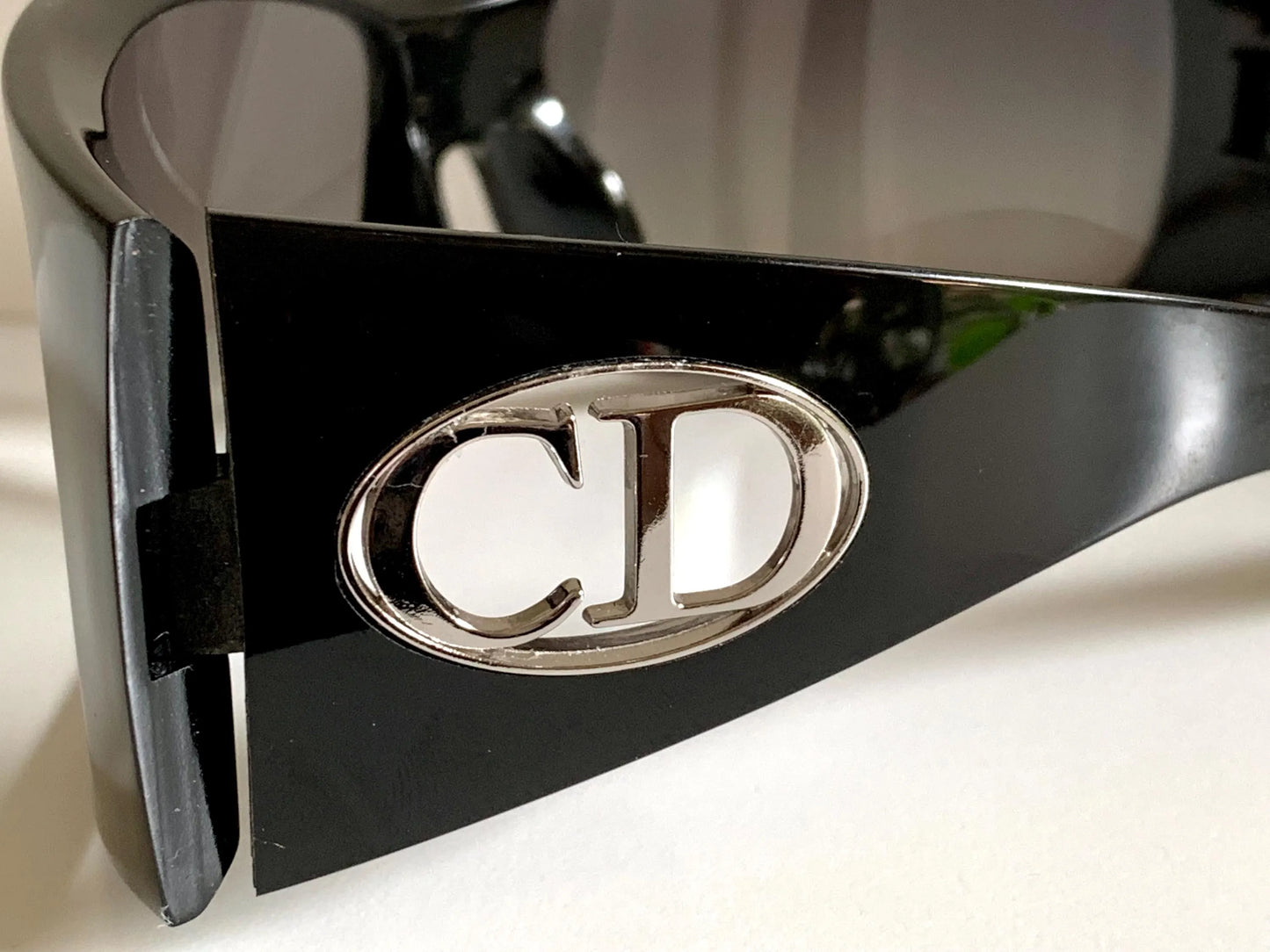 Christian Dior Vintage Sunglasses - Flavour 1 XL wrap frame