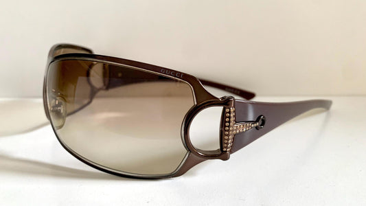 Gucci 90s vintage sunglasses - brown wrap frame with Strass Horsebit logo