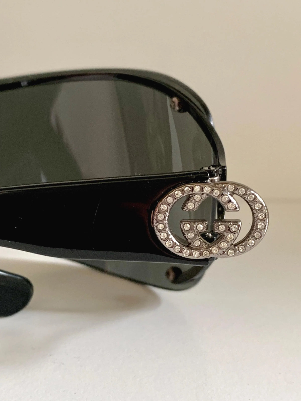 Gucci 00s vintage sunglasses - black rimless shield frame with strass logos
